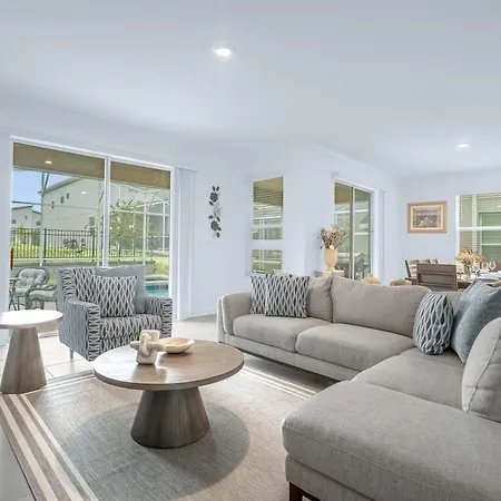 Upstay - New Build Home With Pool & Spa